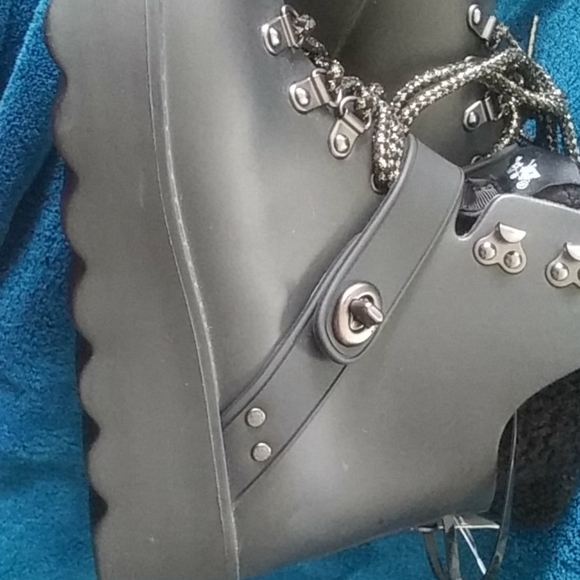 Black Coach boots rubber urban hiker booties sz 6B New FIRM - Picture 8 of 13